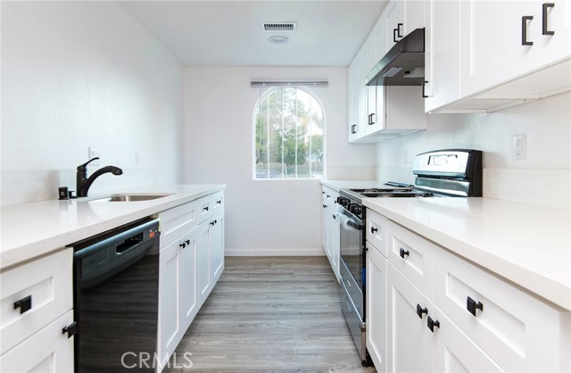 5502 Los Angeles Avenue, Simi Valley, California 93063, 3 Bedrooms Bedrooms, ,2 BathroomsBathrooms,Townhouse,For Sale,Los Angeles,MB25150074
