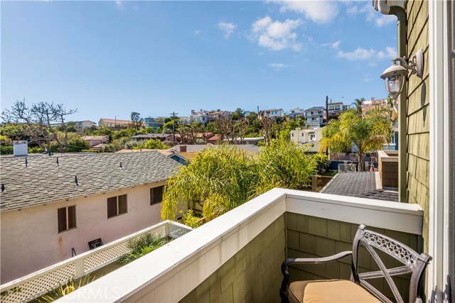 548 21st Street, Hermosa Beach, California 90254, 5 Bedrooms Bedrooms, ,4 BathroomsBathrooms,Residential,Sold,21st Street,SB17042636