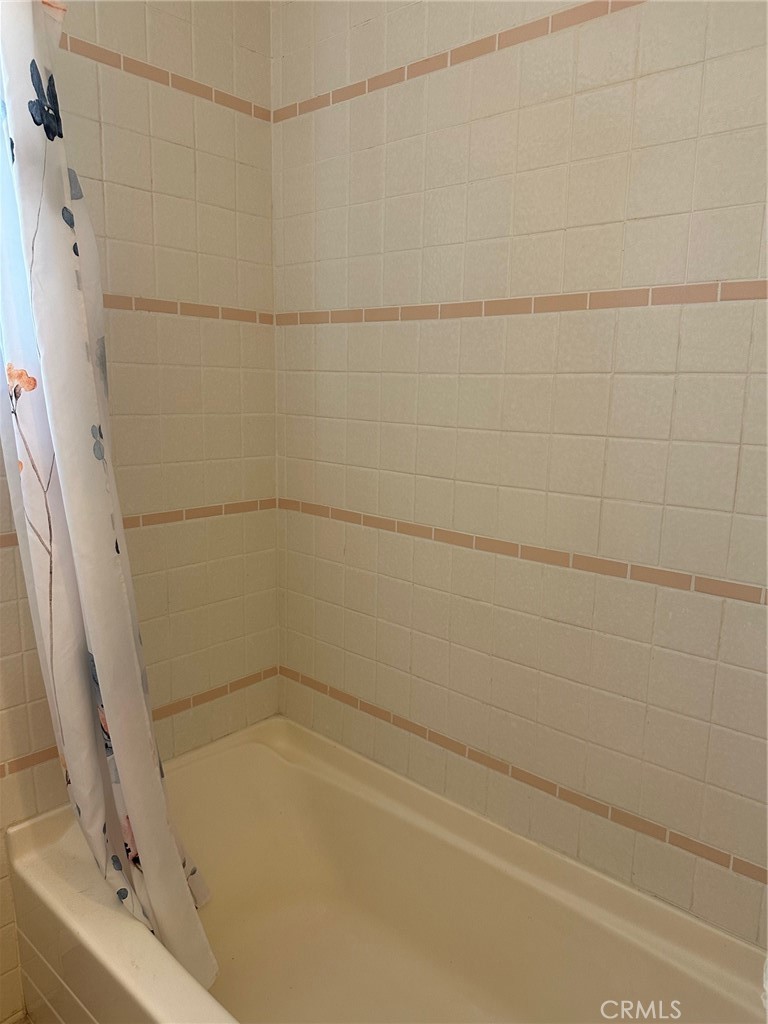 https://media.crmls.org/medias/d3783dd1-0502-4948-b610-514fe9d056ac.jpg?preset=X-Large