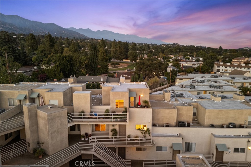 2905 Montrose Avenue #610