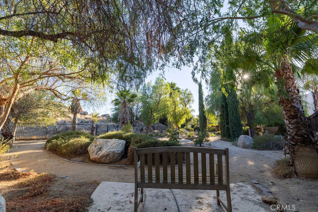https://media.crmls.org/medias/d378a64a-de25-4c87-a49f-3720c0fb3ad8.jpg?preset=X-Large