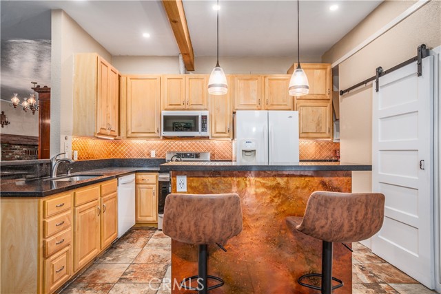 206 E Mcdowell Avenue, Alturas CA: https://media.crmls.org/medias/d378b291-e4fd-4c3e-8cc5-b8723970b837.jpg
