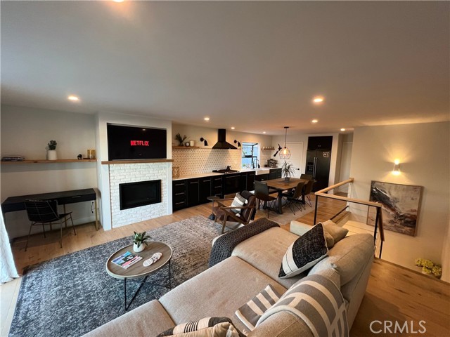 Detail Gallery Image 1 of 15 For 1620 Carver St, Redondo Beach,  CA 90278 - 4 Beds | 2/1 Baths