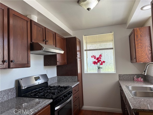 Detail Gallery Image 4 of 17 For 20821 E Calora St #E1,  Covina,  CA 91724 - 3 Beds | 3 Baths