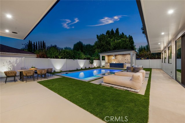 16728 Morrison Street, Encino CA: https://media.crmls.org/medias/d37a0a9f-f007-4d5b-bc7d-5a4653bc8510.jpg