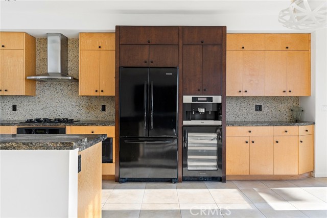 Detail Gallery Image 6 of 22 For 3009 Ocean Front Walk, Venice,  CA 90291 - 3 Beds | 2 Baths