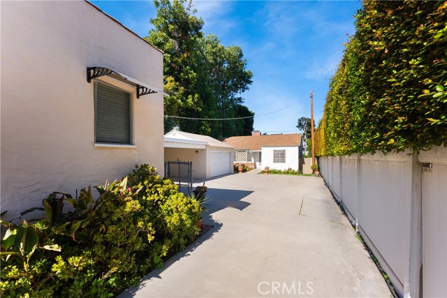 Detail Gallery Image 2 of 32 For 15207 15203 Greenleaf, Sherman Oaks,  CA 91403 - 3 Beds | 1/1 Baths