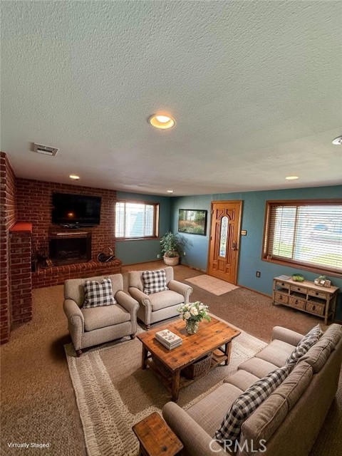 4230 W Avenue L2, Lancaster CA: https://media.crmls.org/medias/d37b3236-fe2f-431f-97dd-3f62eb777a29.jpg