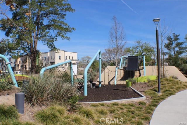 Detail Gallery Image 42 of 49 For 140 Paramount, Irvine,  CA 92618 - 3 Beds | 3/1 Baths