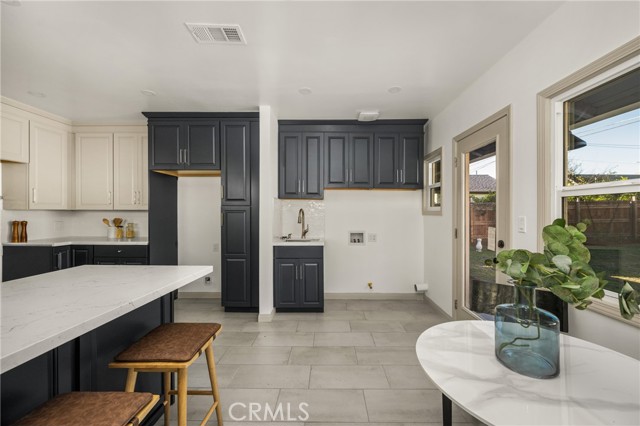 Detail Gallery Image 11 of 20 For 5445 S Victoria, Los Angeles,  CA 90043 - 3 Beds | 2 Baths