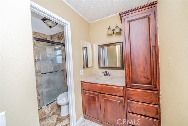 Detail Gallery Image 12 of 28 For 11220 Puente Way, Jurupa Valley,  CA 91752 - 4 Beds | 3 Baths