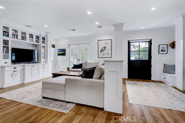 Detail Gallery Image 9 of 42 For 1717 Pacific Ave., Manhattan Beach,  CA 90266 - 4 Beds | 3 Baths