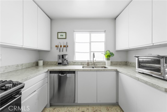 Image 1 for 392 S Marengo  #105