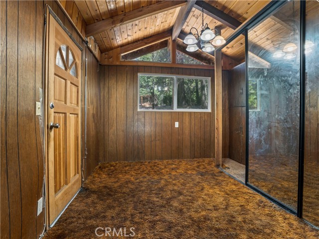 Detail Gallery Image 8 of 33 For 1155 Chateau, Crestline,  CA 92325 - 3 Beds | 1 Baths