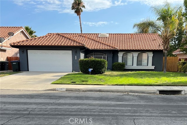 Detail Gallery Image 2 of 4 For 2187 Garland Way, Hemet,  CA 92545 - 3 Beds | 2 Baths