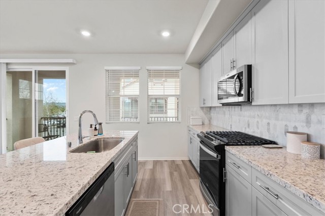 Detail Gallery Image 6 of 35 For 28076 Melrose, Temecula,  CA 92591 - 4 Beds | 3/1 Baths