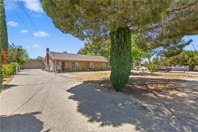 7486 Earhart Avenue, Hesperia CA: https://media.crmls.org/medias/d3859d25-7f09-4d30-b461-eeadbb40846c.jpg
