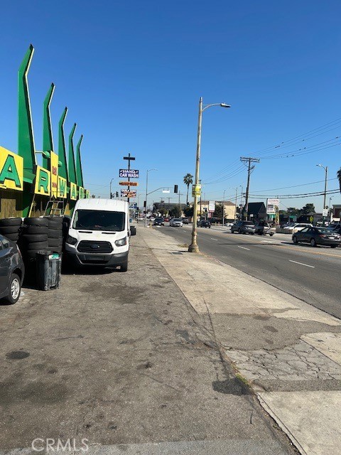 0, Los Angeles CA: https://media.crmls.org/medias/d385a5ee-89a2-4877-b16e-3ba60ca4a05e.jpg