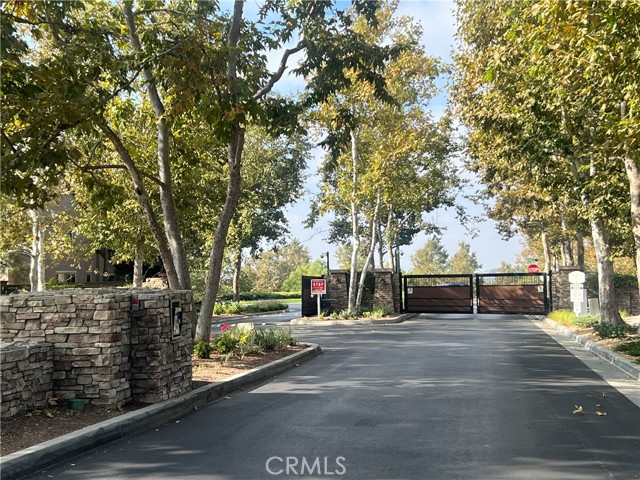 37151 Mulligan Dr., Beaumont CA: https://media.crmls.org/medias/d385add6-b3b0-4605-afb1-7bc89e09715e.jpg
