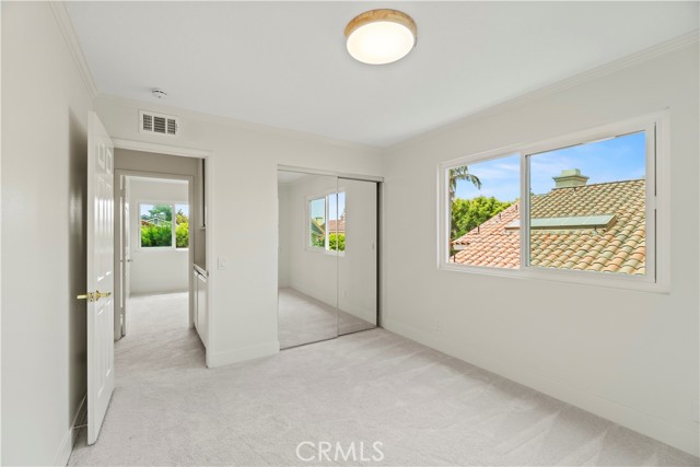 16 Harrisburg, Irvine CA: https://media.crmls.org/medias/d3865d3d-7ee5-4f32-802a-5c0c1a776bbb.jpg