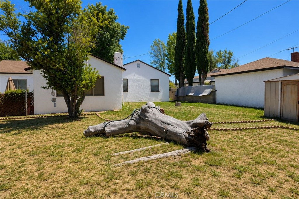 https://media.crmls.org/medias/d386ac7c-10a2-43fb-96e6-8cc2690603f5.jpg?preset=X-Large