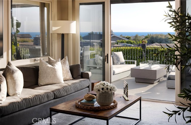 420 De Sola Terrace, Corona del Mar CA: https://media.crmls.org/medias/d386d060-75cb-4a59-9511-0c64acad57af.jpg