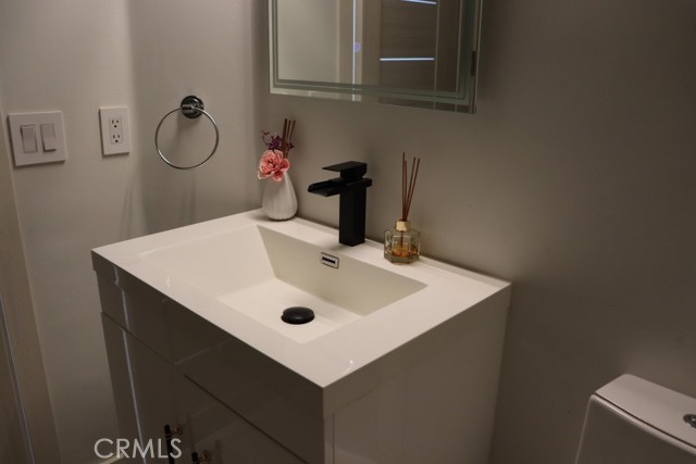 Detail Gallery Image 45 of 69 For 9103 Wystone Ave, Northridge,  CA 91324 - 4 Beds | 3 Baths