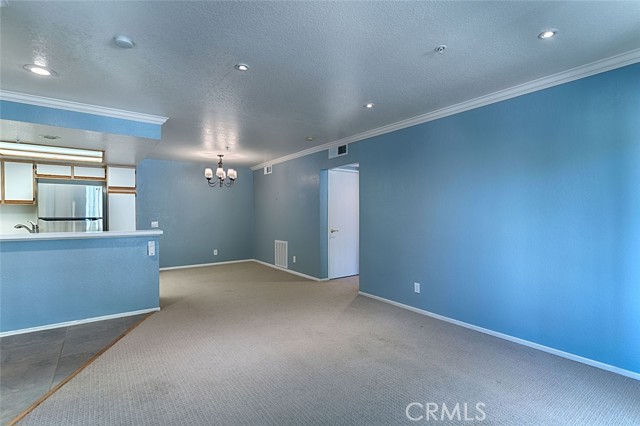 Detail Gallery Image 9 of 49 For 215 S Cross Creek Rd #E,  Orange,  CA 92869 - 1 Beds | 1 Baths