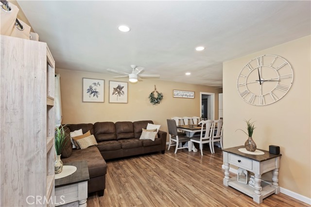 Detail Gallery Image 5 of 22 For 16090 Cajon St, Hesperia,  CA 92345 - 4 Beds | 2 Baths