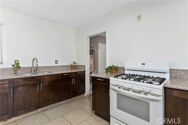 Detail Gallery Image 6 of 22 For 1632 N Lugo Ave, San Bernardino,  CA 92404 - 3 Beds | 1 Baths