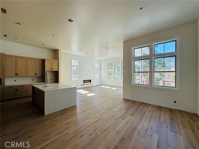 Detail Gallery Image 6 of 30 For 870 Pine Meadow Ct, Big Bear Lake,  CA 92315 - 3 Beds | 3/1 Baths