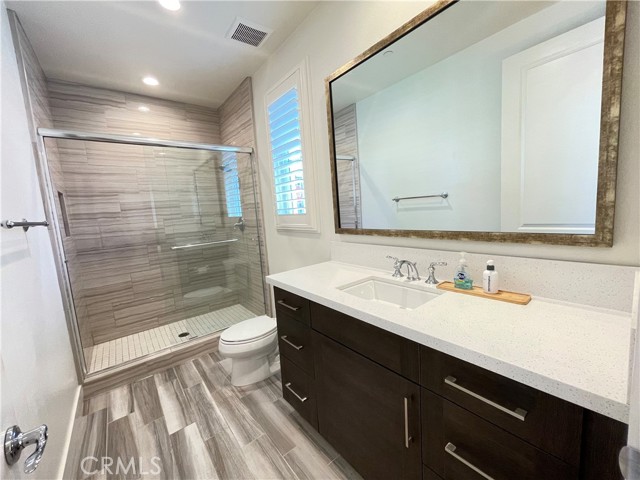 Detail Gallery Image 15 of 24 For 52 Kite, Irvine,  CA 92618 - 6 Beds | 6/1 Baths