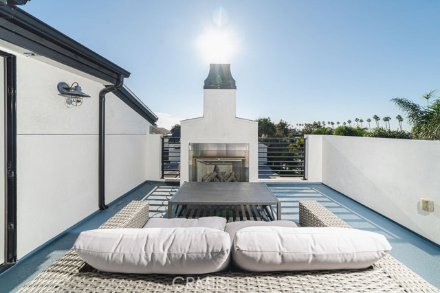 Detail Gallery Image 47 of 67 For 608 Heliotrope, Corona Del Mar,  CA 92625 - 4 Beds | 4 Baths