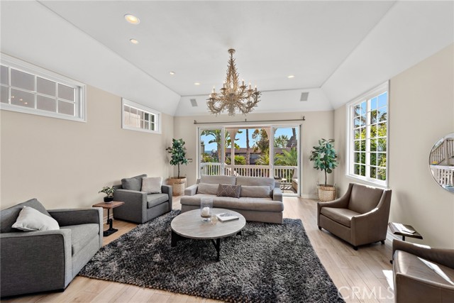 Detail Gallery Image 6 of 27 For 438 3 Rd St, Laguna Beach,  CA 92651 - 4 Beds | 2/1 Baths