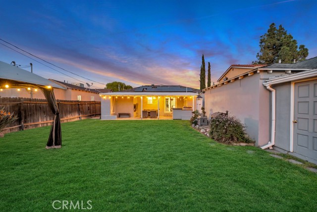 6507 Gentry Avenue, North Hollywood CA: https://media.crmls.org/medias/d38d4ae4-8cd8-4327-99bc-959c8950296f.jpg