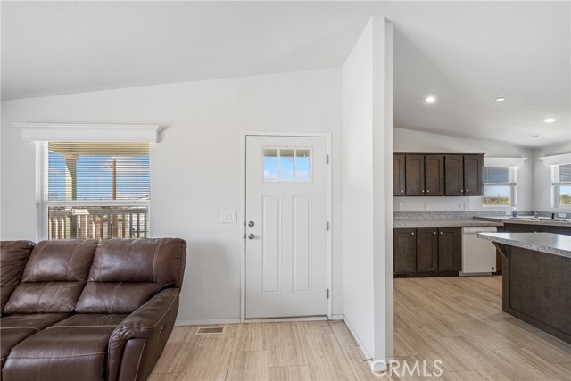 Detail Gallery Image 7 of 30 For 10715 Mountain Rd, Pinon Hills,  CA 92372 - 4 Beds | 2 Baths