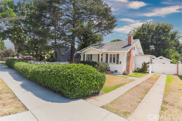 1206 N Keystone, Burbank CA: https://media.crmls.org/medias/d38e3e2b-9f44-4229-a5d7-f17f70c0e1ff.jpg