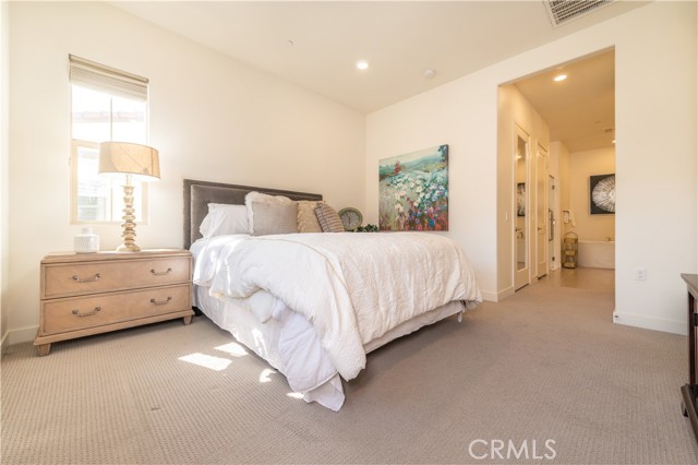 Detail Gallery Image 13 of 22 For 183 Carlow, Irvine,  CA 92618 - 2 Beds | 2 Baths