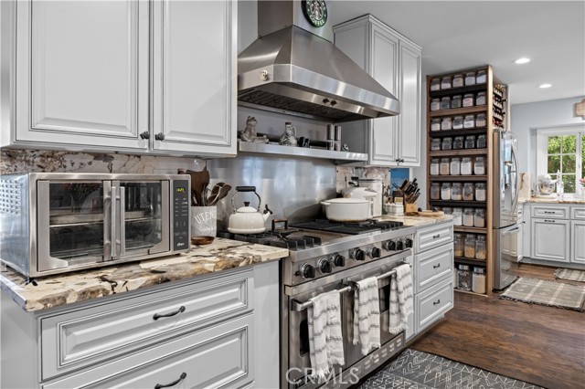 Detail Gallery Image 7 of 42 For 5981 Lakeview Ave, Yorba Linda,  CA 92886 - 4 Beds | 2/1 Baths