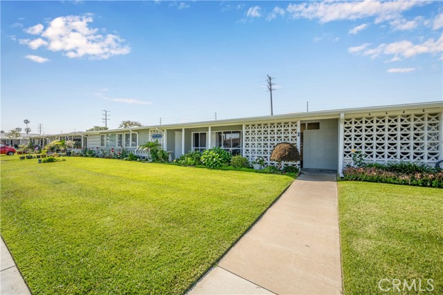 Detail Gallery Image 3 of 21 For 1202 Golden Rain Rd #72I,  Seal Beach,  CA 90740 - 2 Beds | 1 Baths