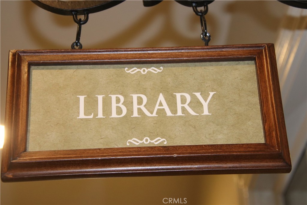 https://media.crmls.org/medias/d39025d1-501f-4864-ba8a-94574bfa01c3.jpg?preset=X-Large