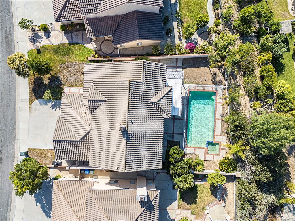 https://media.crmls.org/medias/d390d00a-30ee-434f-bffa-de3f0a08c7ea.jpg?preset=X-Large