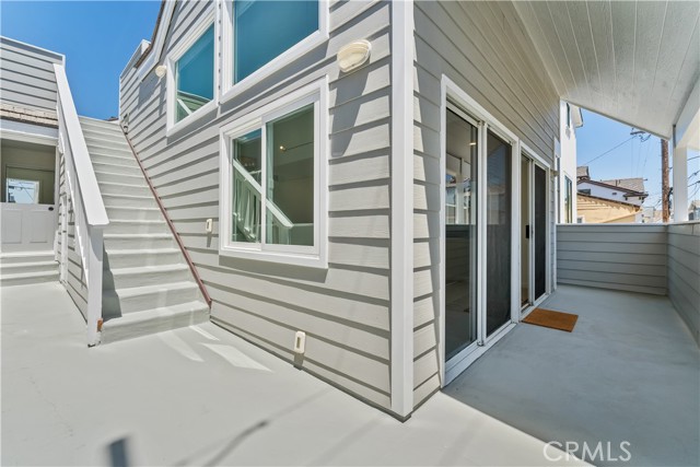 Detail Gallery Image 4 of 35 For 214 Sapphire Ave, Newport Beach,  CA 92662 - 3 Beds | 3 Baths