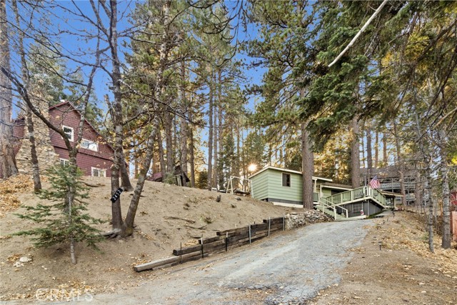 2452 Spring Drive, Running Springs CA: https://media.crmls.org/medias/d39174c1-50f7-4104-9f54-51c761f1f65a.jpg