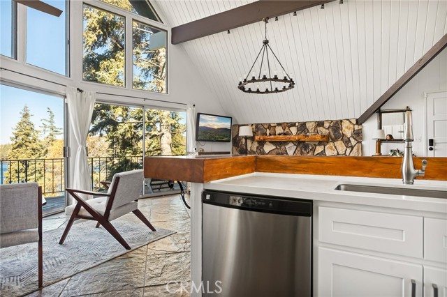 Detail Gallery Image 19 of 50 For 28919 Palisades Dr, Lake Arrowhead,  CA 92352 - 3 Beds | 2/1 Baths