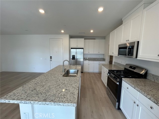 Detail Gallery Image 7 of 33 For 1000 Tangent Privado 302, Ontario,  CA 91764 - 3 Beds | 2 Baths