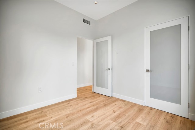 Detail Gallery Image 14 of 22 For 6721 Rhea, Reseda,  CA 91335 - 2 Beds | 2 Baths