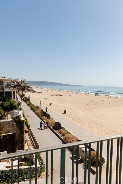 Detail Gallery Image 27 of 62 For 300 the Strand, Manhattan Beach,  CA 90266 - 4 Beds | 7/2 Baths