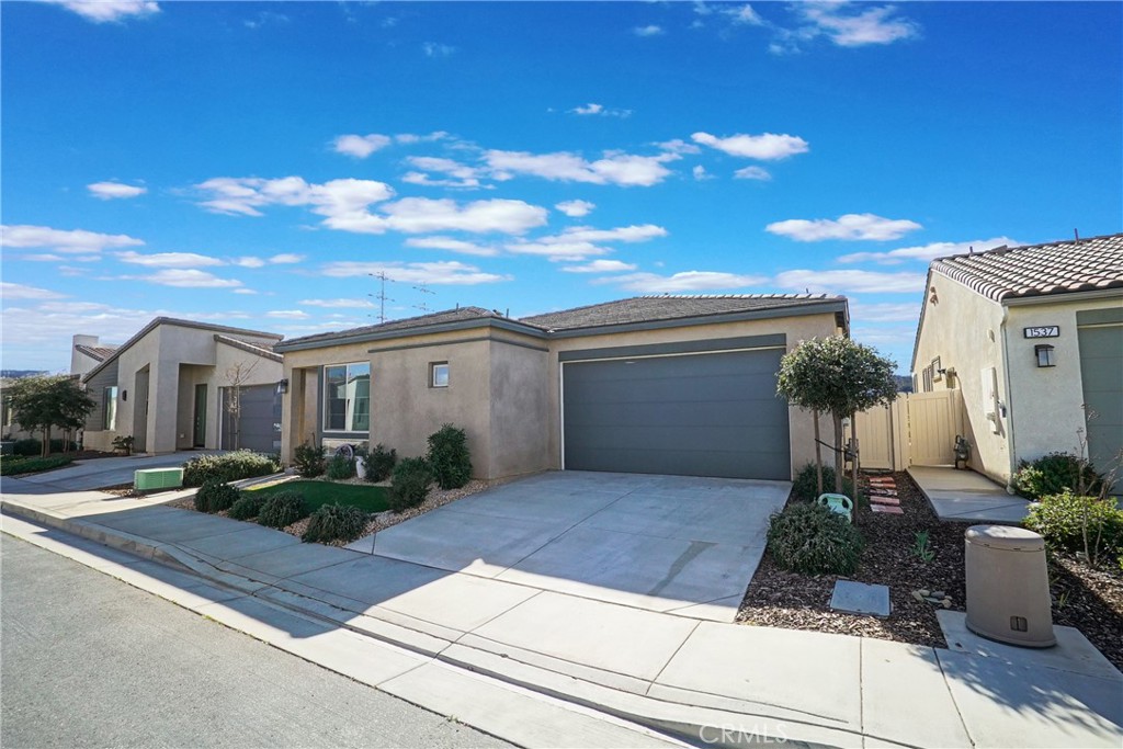 1543 Village Green Way