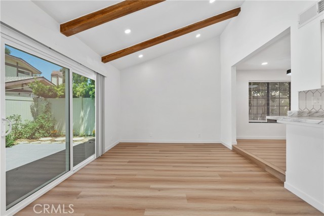 Detail Gallery Image 21 of 34 For 18435 Keswick #10,  Reseda,  CA 91335 - 2 Beds | 2/1 Baths